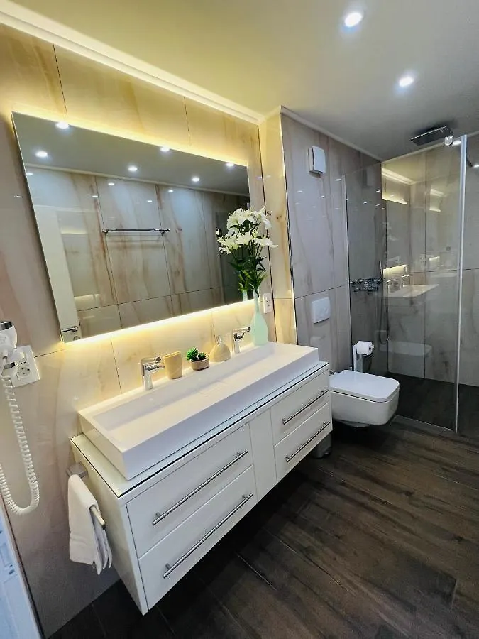 Holiday Luxury Resort Sundance Trogir 0*,